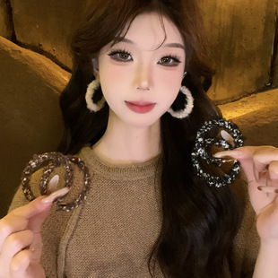 �y�ë�������A�ζ��h��Ȧ�r�к��s���԰ٴ���С���߼��ж��Ů