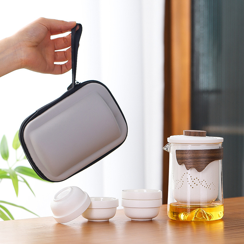 먼 산 냄비와 컵 4개 - 일반 흰색