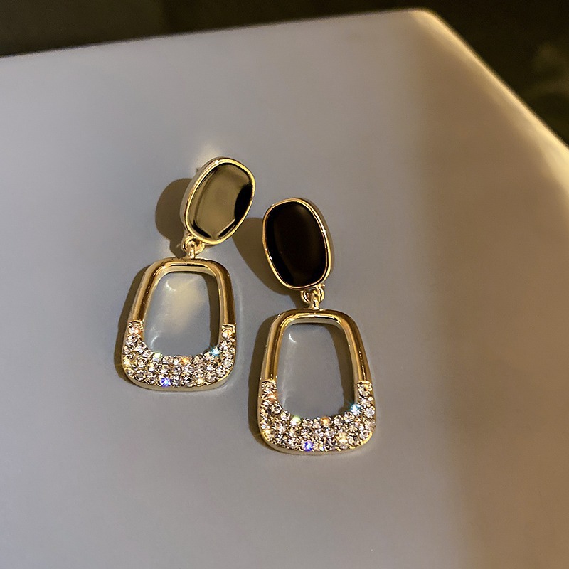 Geometric design earrings