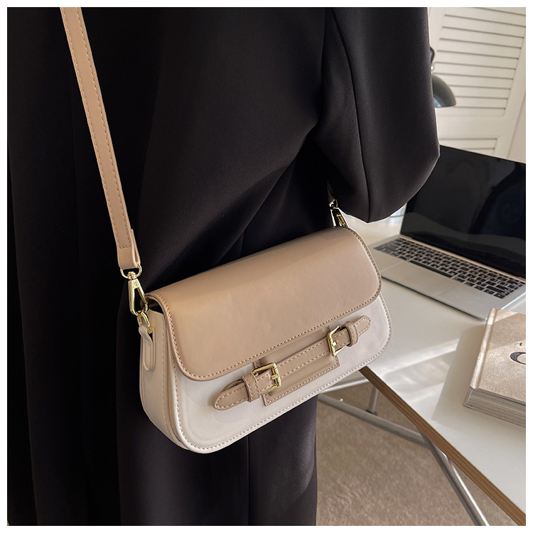 2022 New Style Stitching Color Messenger Unterarm Kleine Quadratische Tasche 24,5 * 13,5 * 7,5 Cm display picture 1