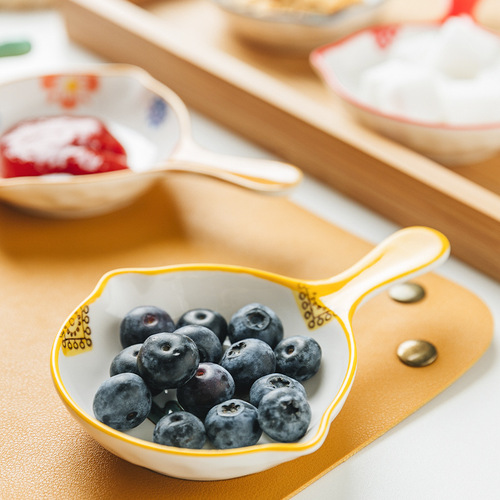 Creative cartoon household ceramic seasoning dish, soy sauce dish, dipping snack dish, small dish, vinegar dish, sauce dish, small dish