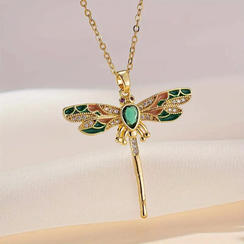 Vintage Exquisite Dragonfly Necklace for Women, Light Luxury Niche Enamel Micro-Inlaid Diamond High-End Versatile Clavicle Chain