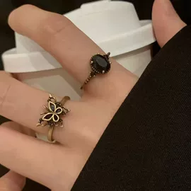 戒指;项链;手链