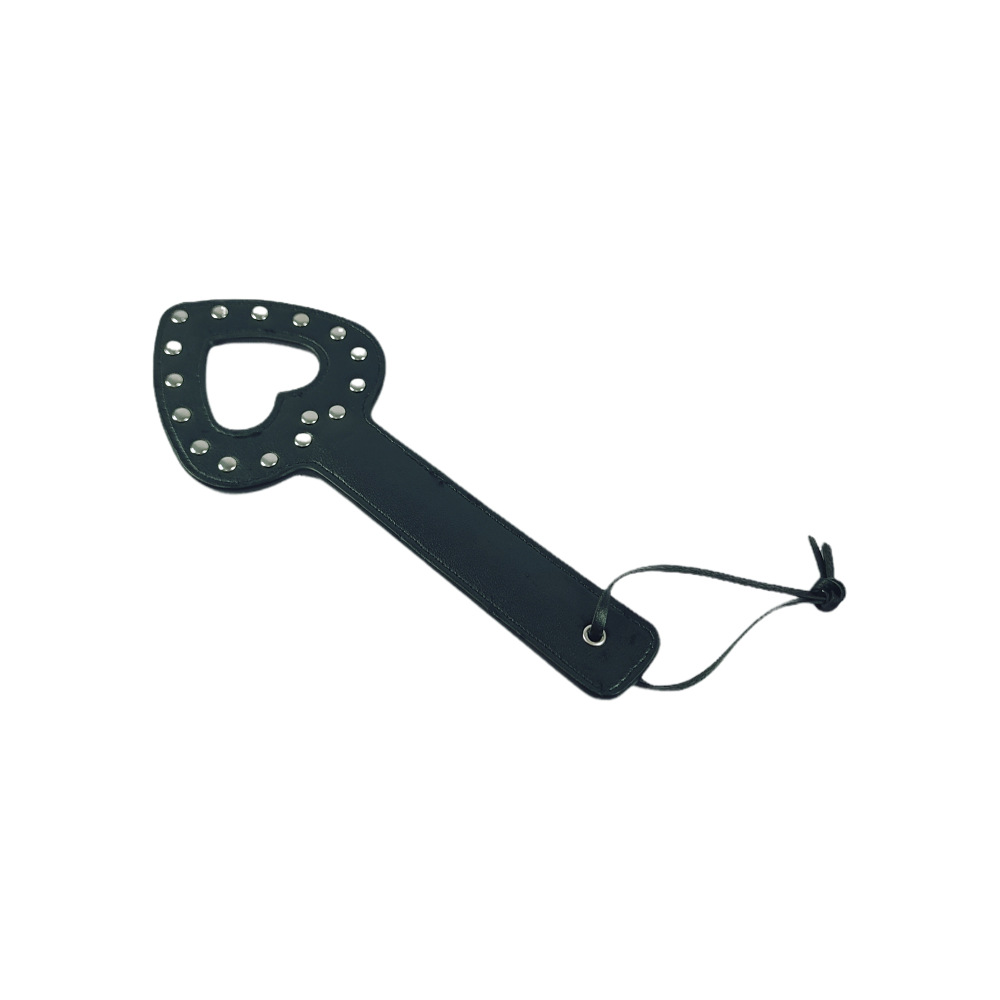 Tide de adultos juegan personalidad en forma de corazón batido unisexual máscara de cuero remaches accesorios de fiesta accesorios de moda