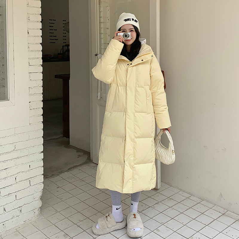 밝은 노란색
