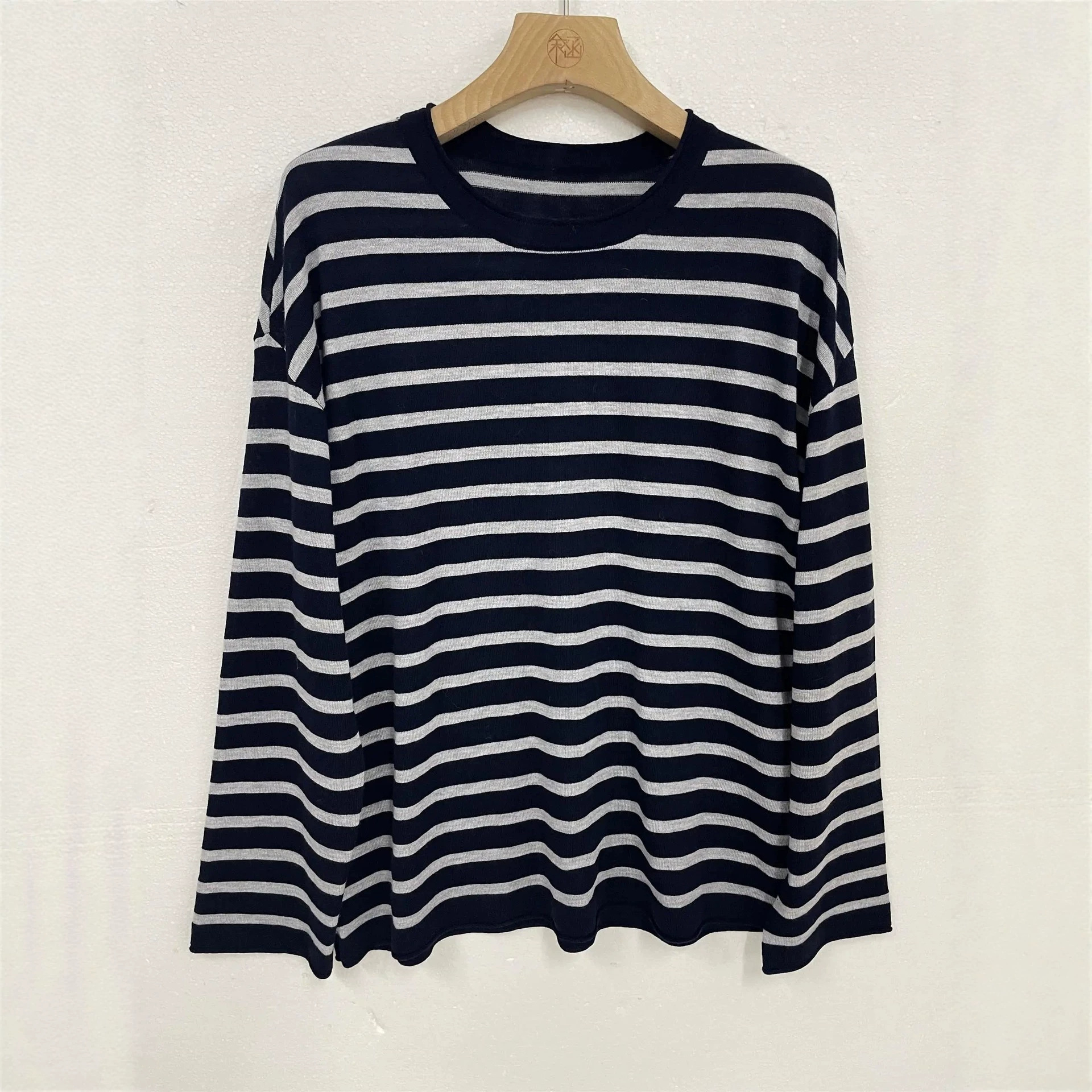 Simple and versatile round neck striped knit sweater for women, new autumn style, Korean fashion, loose fit, slimming long sleeve pullover.