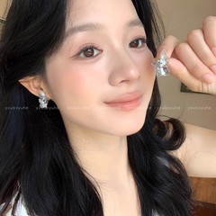 气质银色镂空蝴蝶耳环女设计感小众精致银针耳钉适合夏天的耳饰品