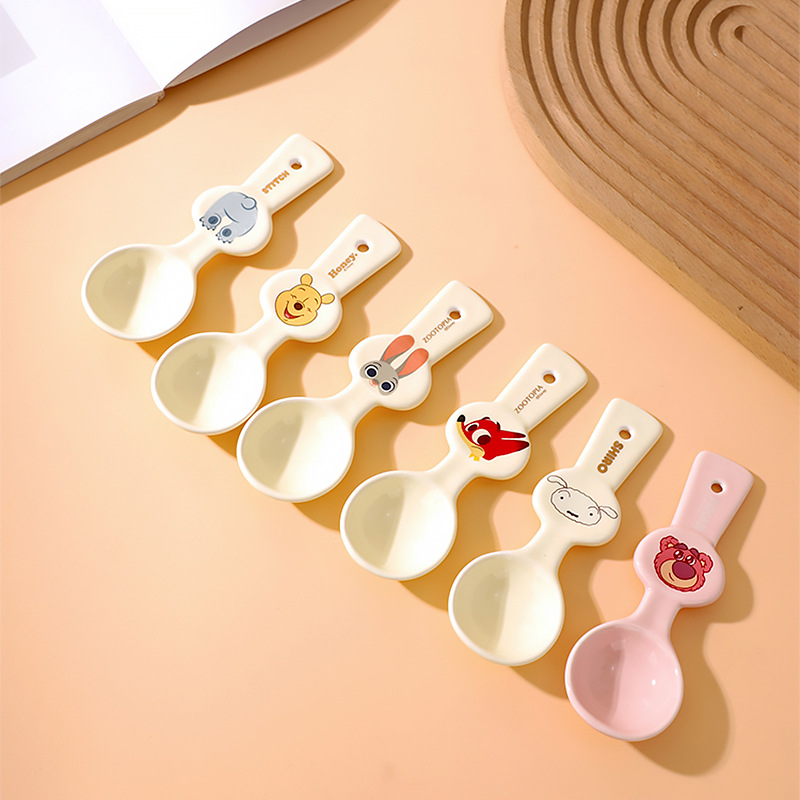 Cuchara de comida para niños de dibujos animados de Disney Cuchara de alimentos para bebés Vajilla para el hogar Cuchara de postre de cerámica de alto valor
