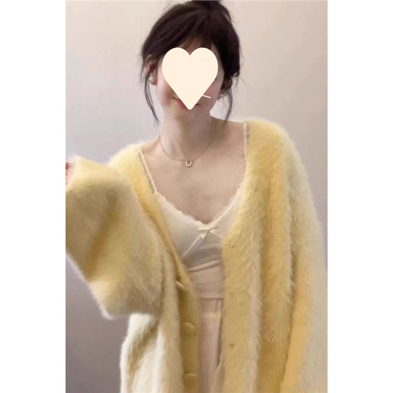 温柔风黄色V领毛衣外套女气质秋冬宽松慵懒风水貂毛针织开衫上衣