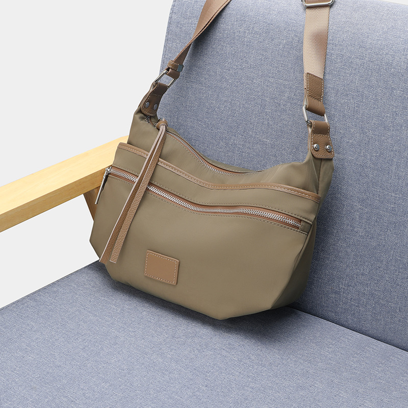 Casual large-capacity Oxford cloth crossbody shoulder bag, 2026 new model, water-resistant canvas mom bag, versatile commuter bag