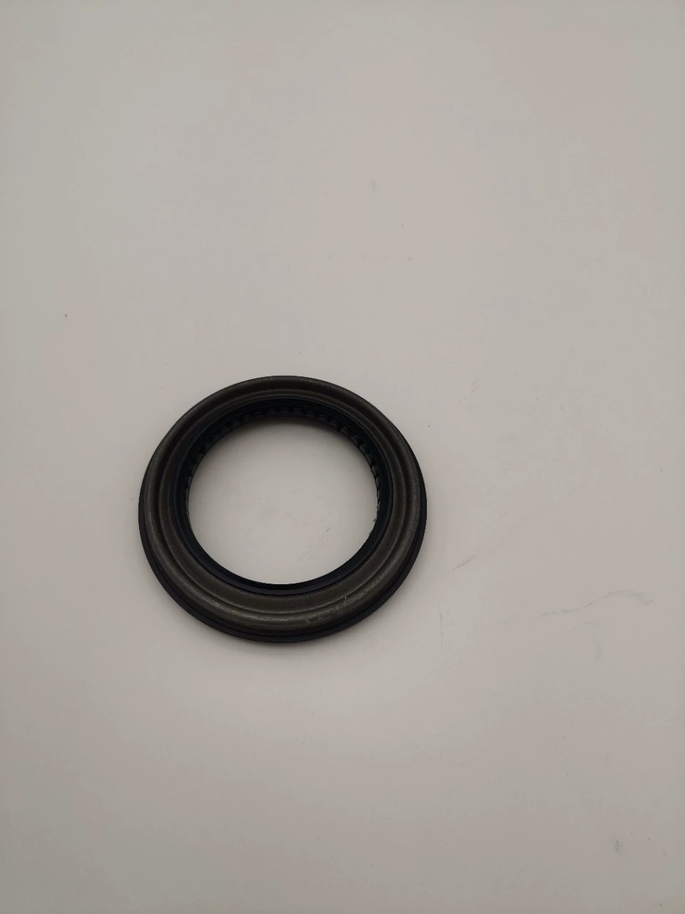 Сальник переднего колеса 40232-31G00 для пикапа Paladin D21