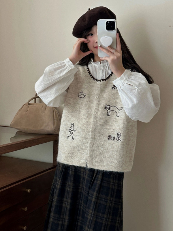 木四 韩系卡通刺绣马甲开衫女秋新品复古钩花针织叠穿背心M6572|undefined