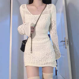 法式镂空针织连衣裙子春秋女2025新款气质高级感甜辣风包臀茶歇裙