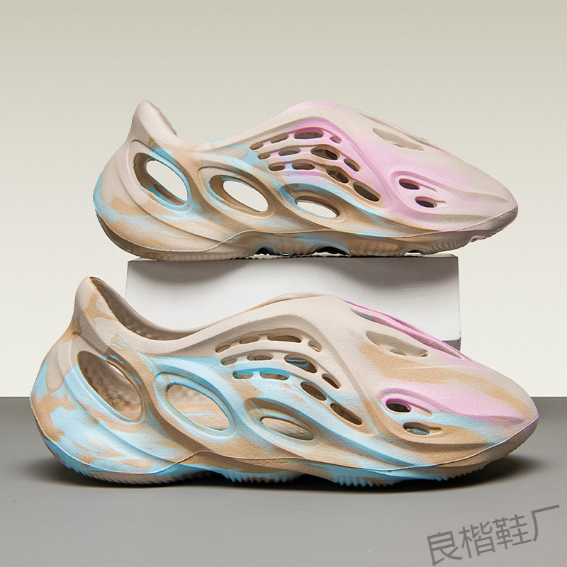 Jinjiang Factory New Beach Shoes Cross-Border Large Size Kanye Yeezy Yeezy 700 Clogs Camouflage Soft Feeling Like Stepping on Shit