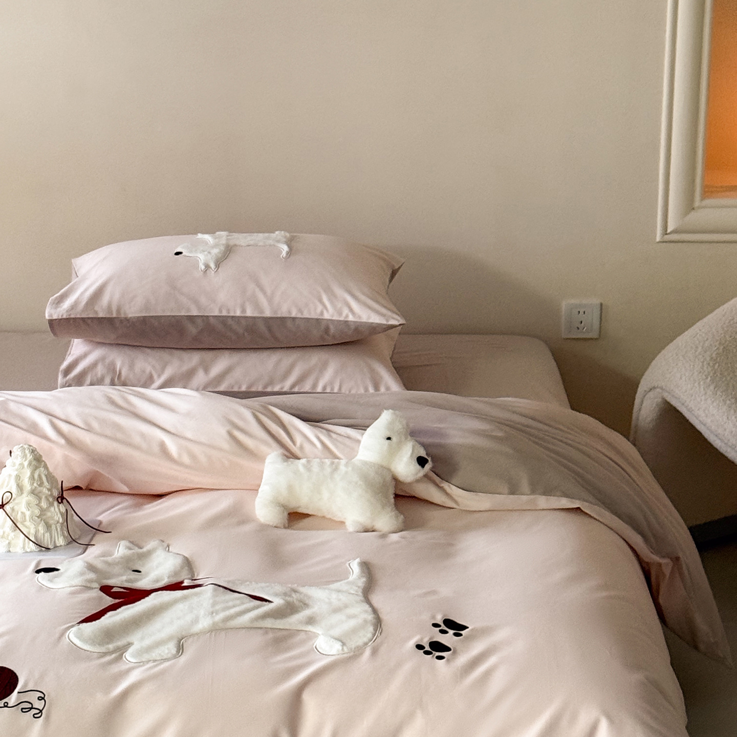 Luxury 100s Long-staple Cotton Bedding Set With Towel Embroidery_voghion.com