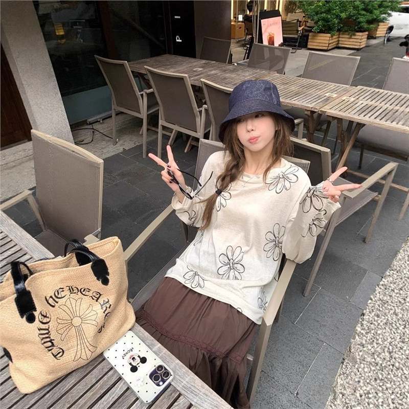 Our Own Factory Is Now Producing Snowflake Cotton Lazy-Style Floral Loose-Fitting Sun-Protective Early Autumn Long-Sleeve T-Shirts with Prints for Women Our Own Factory Is Now Producing Snowflake Cotton Lazy-Style Floral Loose-Fitting Sun-Protective Early Autumn Long-Sleeve T-Shirts with Prints for Women