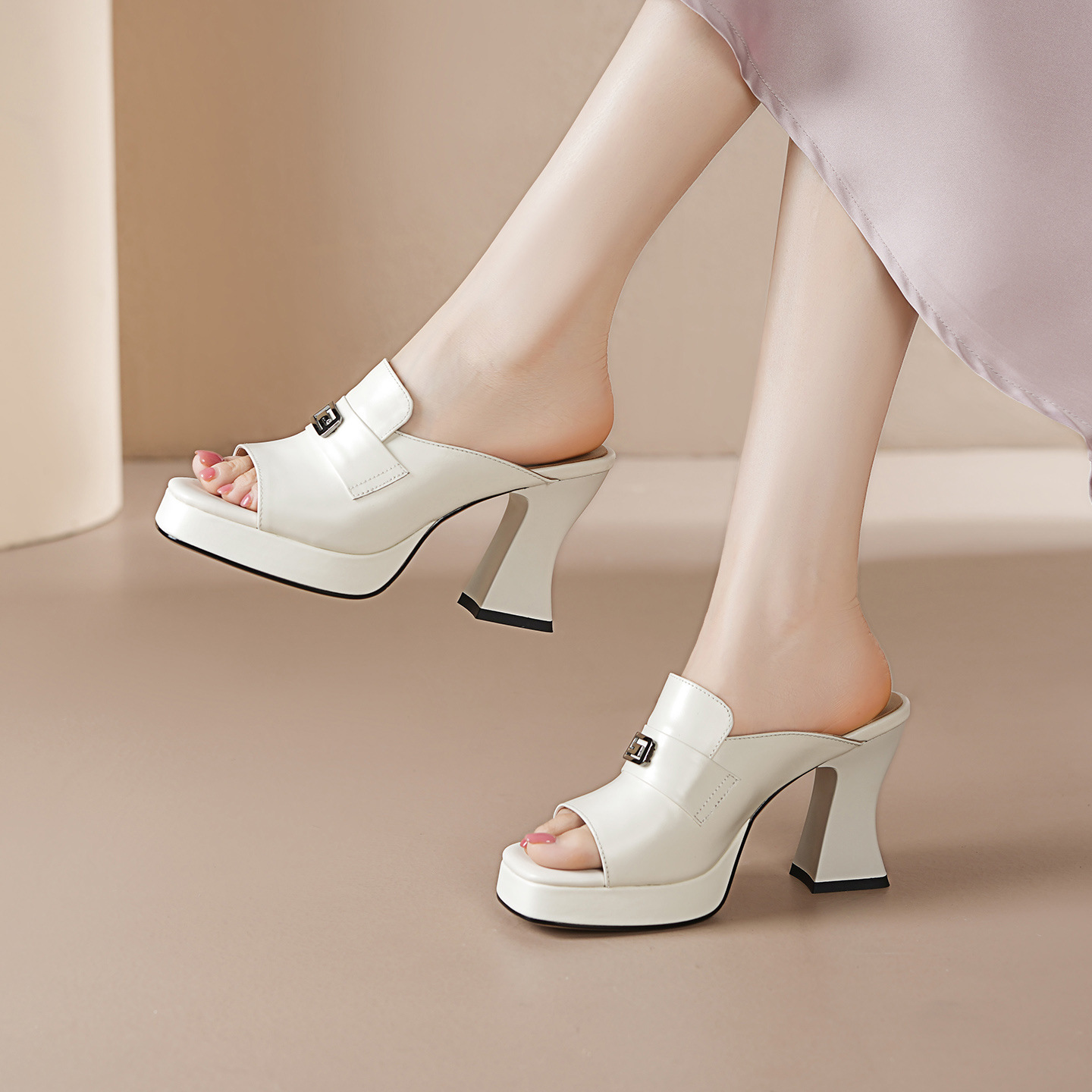 Sandal cao gót nữ mũi vuông hở mũi, gót 9 cm, đế xuồng dày, chất da thật — Da bò trắng kem, Da cừu lộn đen, Da bò đen