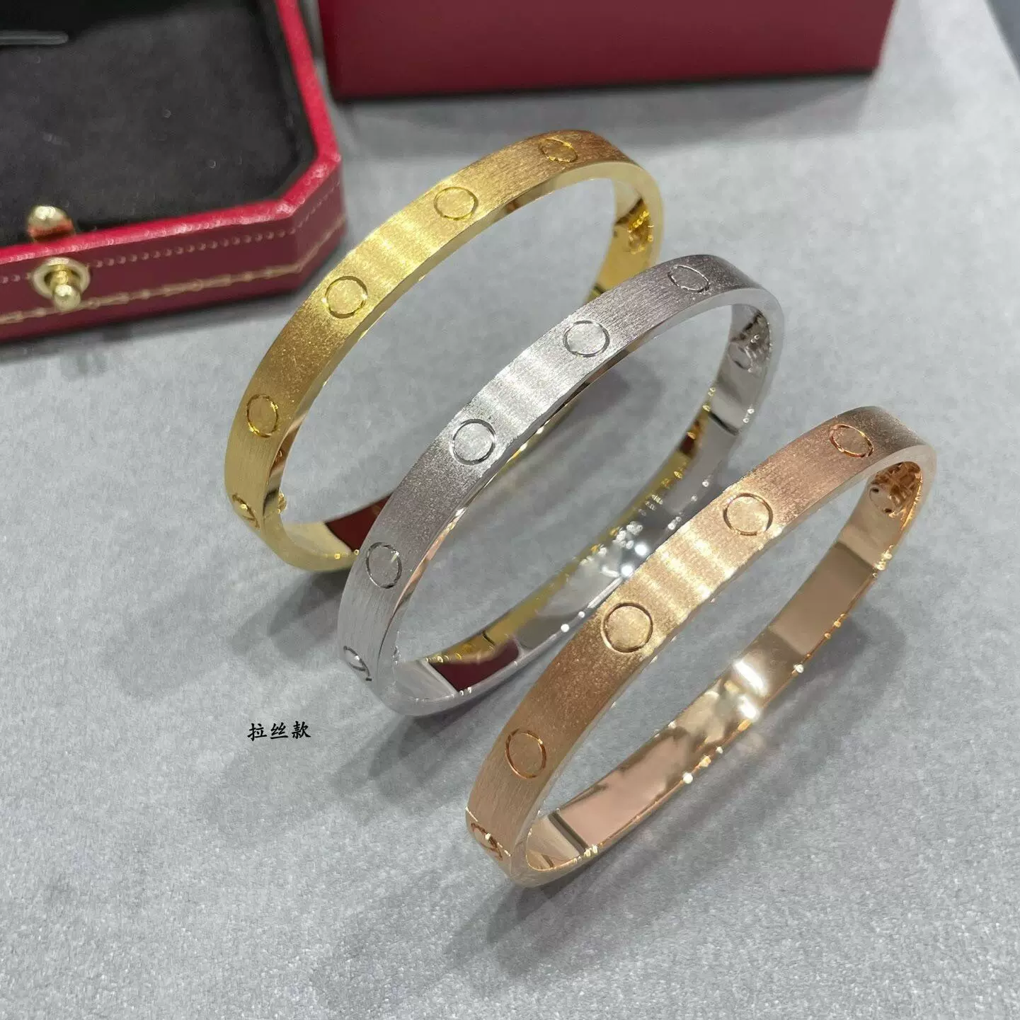 V金五代螺丝刀拉丝手镯欧美时尚轻奢网红love不掉色手环源头厂家