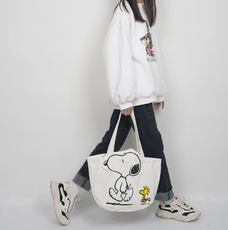 New Fresh Snoopy Shoulder Bag Large Capacity Canvas Bag Fashionable Versatile Mom Tote Shopping Bag
