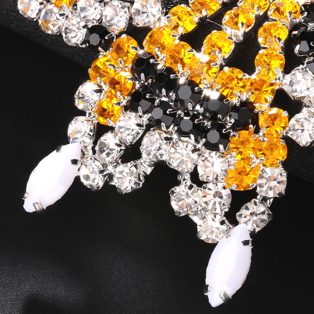 AliExpress Venta caliente rhinestone máscara personalidad europea y americana exagerada color diamante cara decoración Halloween accesorios versátiles máscara