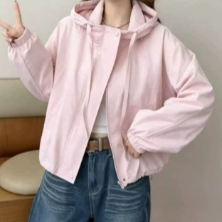 Short hooded windbreaker jacket for women, 2026 autumn Korean style, loose and fashionable windproof jacket for petite women, casual hooded jacket