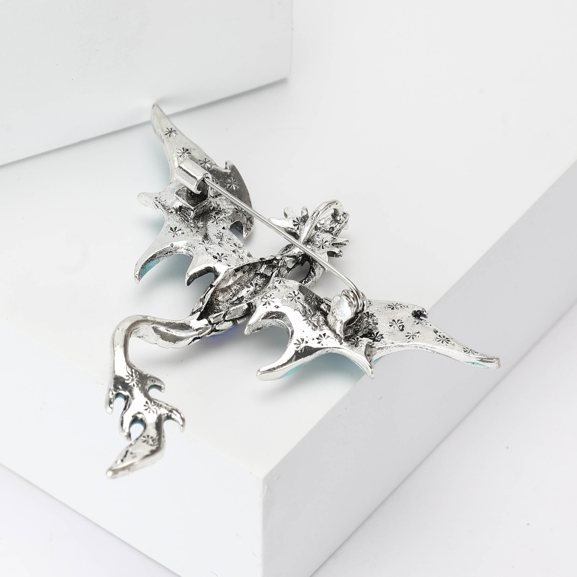 New High-End Enamel Oil-Dropping Floor-Standing Dragon Brooch, Domineering and Mighty Western Dragon Pin, Men's and Women's Coat Accessories