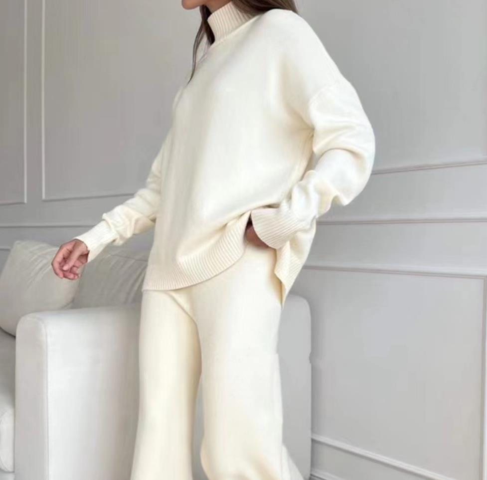 Knitted Set Image 3