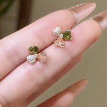 精致可爱三叶花耳钉简约时尚超仙设计感耳环韩国轻奢简约个性耳饰