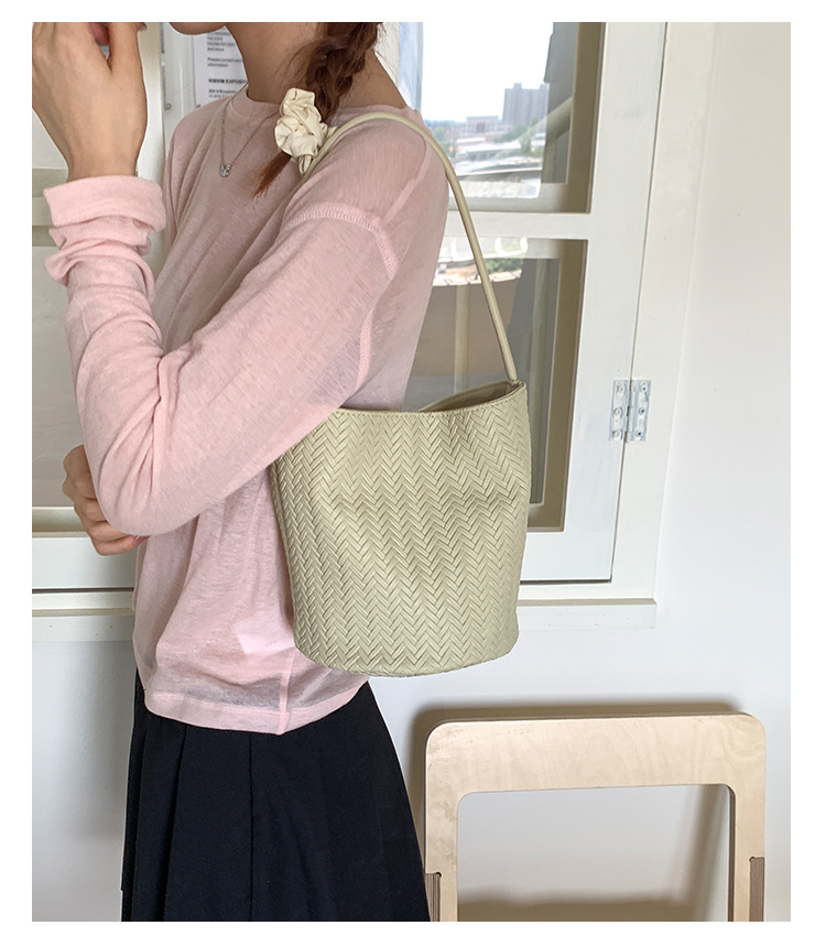 Trendy large-capacity woven bag, fashionable handbag, 2025 new style, versatile bucket bag, simple shoulder bag, underarm bag undefined