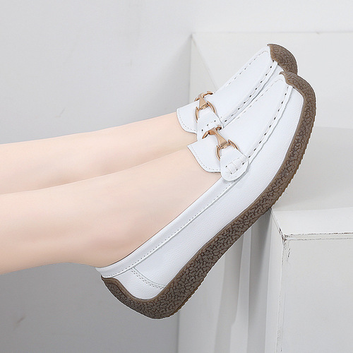  Spring and Autumn New Style Loafers Women's Cowhide Mother Shoes Non-slip Slip-on Casual White Shoes Women's Cross-border Large Size