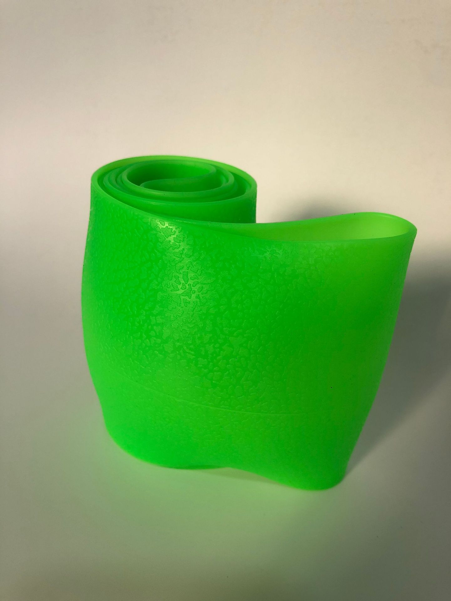 Patrón de cuero cubierta del volante de silicona de moda antideslizante cubierta de la manija de silicona absorbente de sudor cubierta del volante universal cuatro estaciones Universal