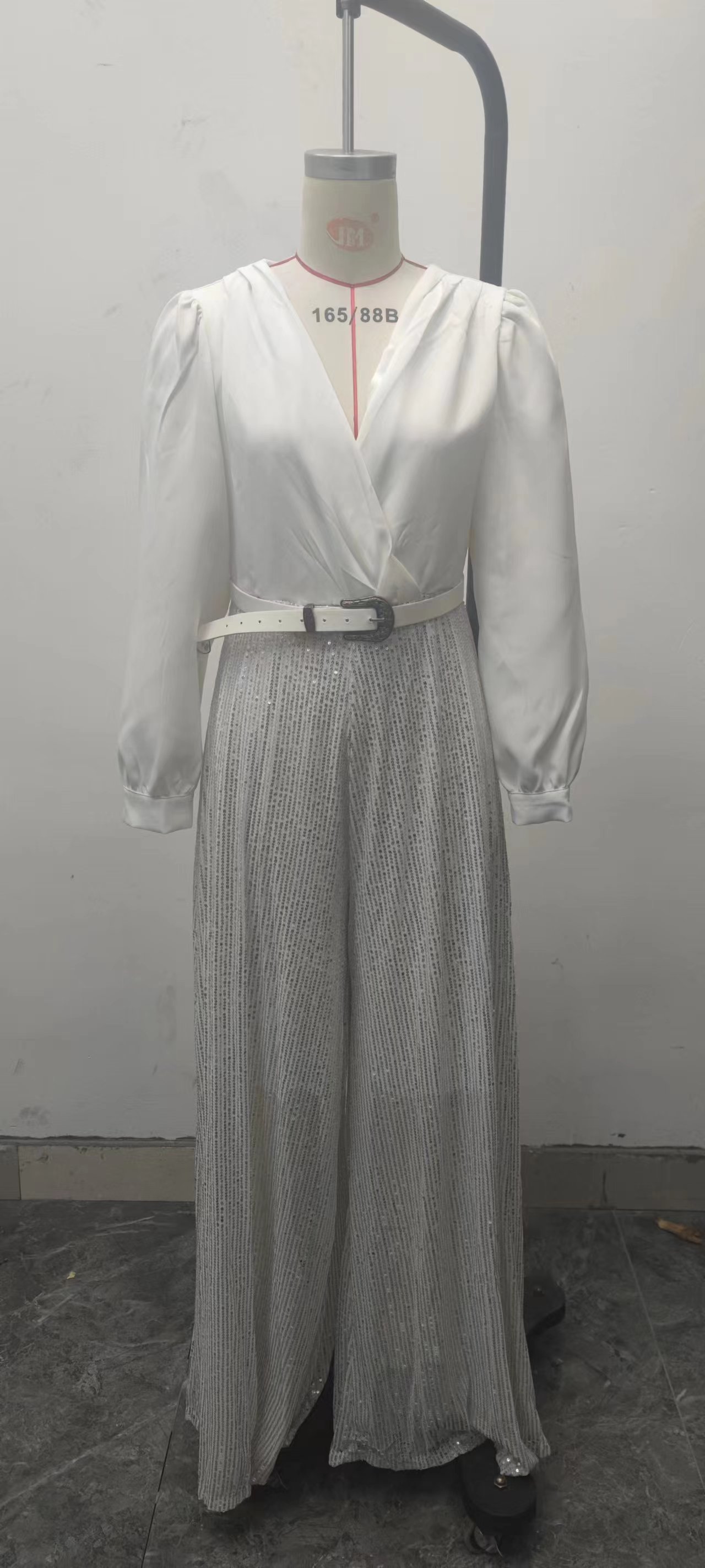 Elegant Women's Jumpsuit With Sequin Detail And V-neck Design_voghion.com