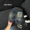 Vertical puzzle with pants