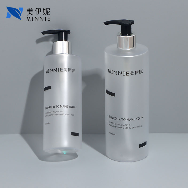 Guangzhou embalaje 500ml transparente esmerilado mano desinfectante botella prensa 300ml botella de loción botella de plástico cilíndrica para mascotas