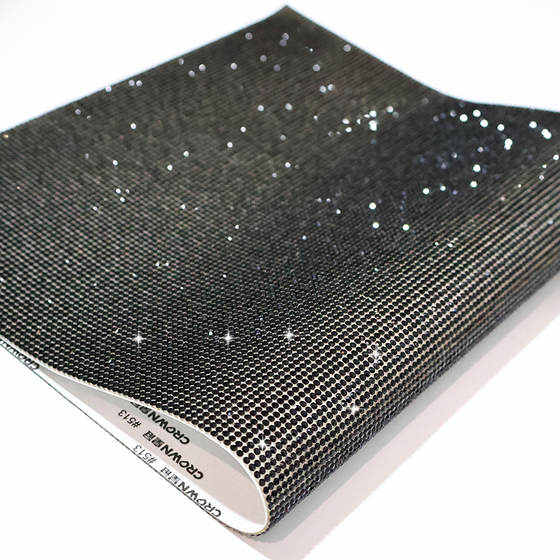 Los fabricantes venden al por mayor agua de vidrio, pegatinas de diamantes, adhesivos, taladros en caliente, piezas de diamantes decorativas para automóviles autoadhesivas, accesorios de joyería de bricolaje, taladros