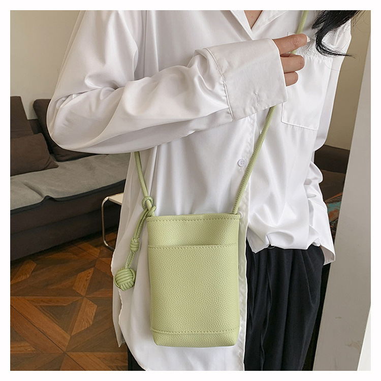 2024 Korean version new mobile phone ins crossbody small simple casual versatile mini woven ball bag_voghion.com