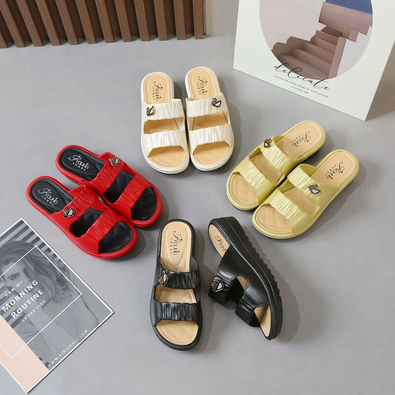 Slippers for Women Summer New Outdoor Versatile Mid-Heeled Beach Shoes Fashionable Non-Slip Soft Sole Wear-Resistant Thickened Women's Sandals