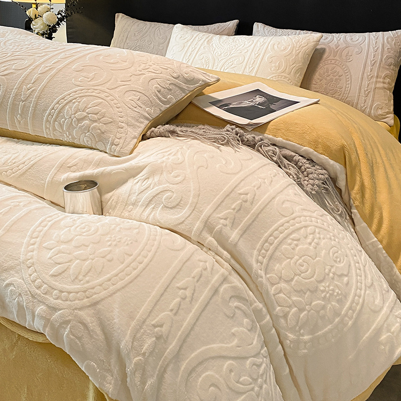 Cama de terciopelo de leche tallada gruesa de cuatro piezas de invierno cálido de coral franela edredón sábana de tres piezas