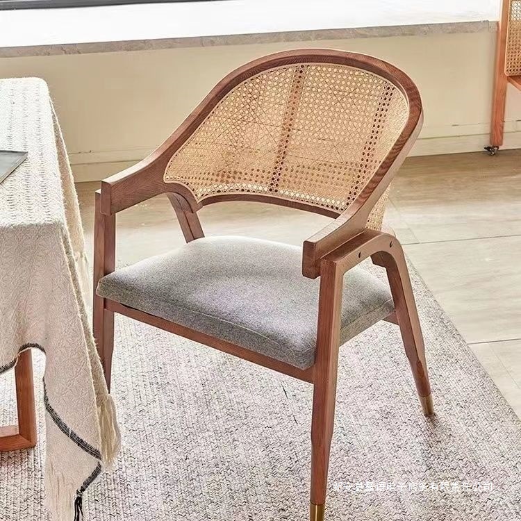 Silla de comedor de madera sólida nórdica simple silla de caña diseñador silla de ocio restaurante residencial retro silla casera individual