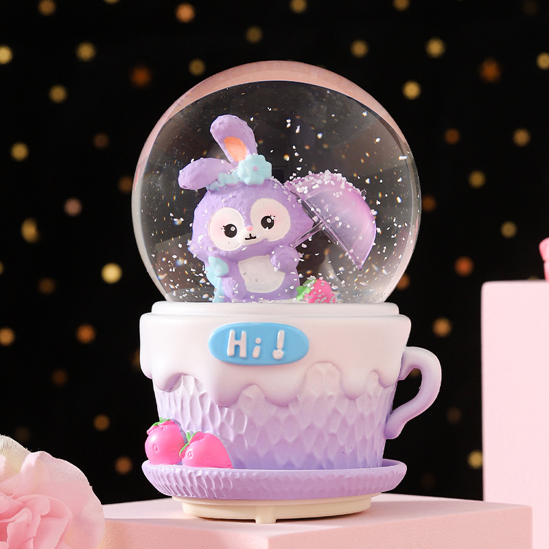 Una variedad de gran automático nieve soplando bola de cristal caja de música japonés caja de música de dibujos animados estudiante niños regalo de cumpleaños