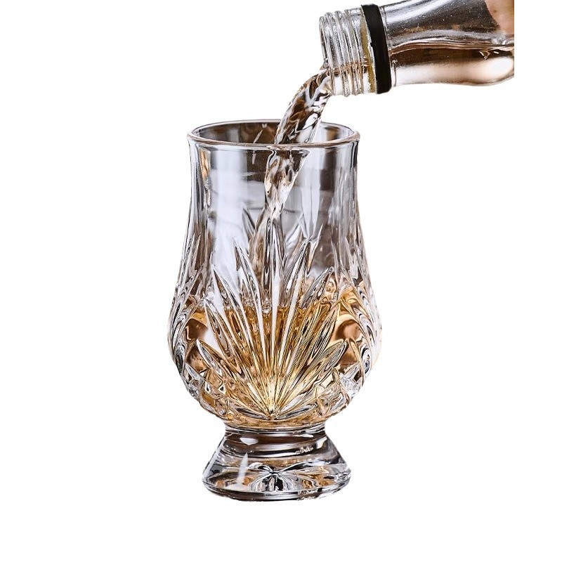 Nuevo vidrio de cristal olor taza de sabor profesional de whisky taza de vino de flores extranjeras talladas taza de bambú conjunto de soporte de taza