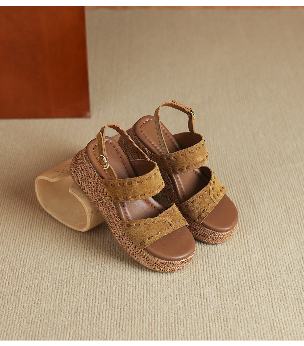 Sandal nữ đế xuồng đan rơm cao gót, quai ngang một dây, phong cách hè thoải mái — Màu caramel, màu vàng chi tiết 13