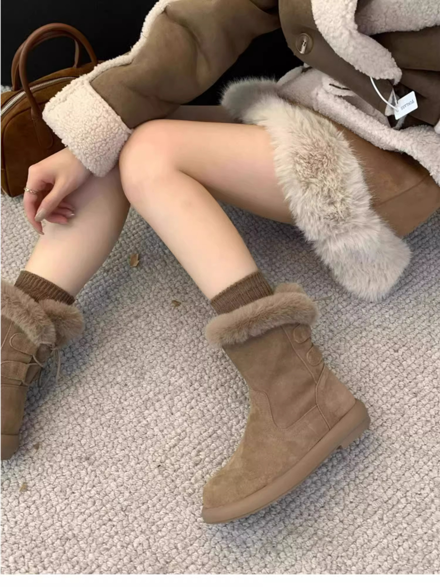 Winter Baumwolle dicken Sohlen Schnee für Frauen 2024 Winter neuen Stil mit Plüsch Isolierung, modische und vielseitige flache_voghion.com