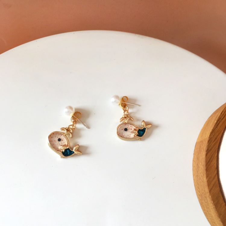 Petites Boucles D&#39;oreilles En Alliage De Perles De Baleine Mignonne De Mode En Gros display picture 5