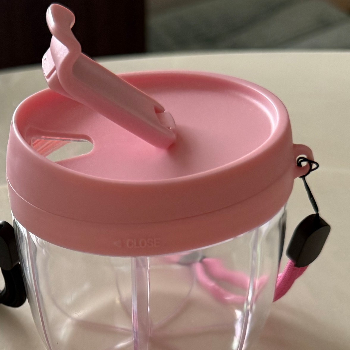 亚马逊7格塑料药盒食品级材质一周7天可分装便捷式药品药丸收纳盒