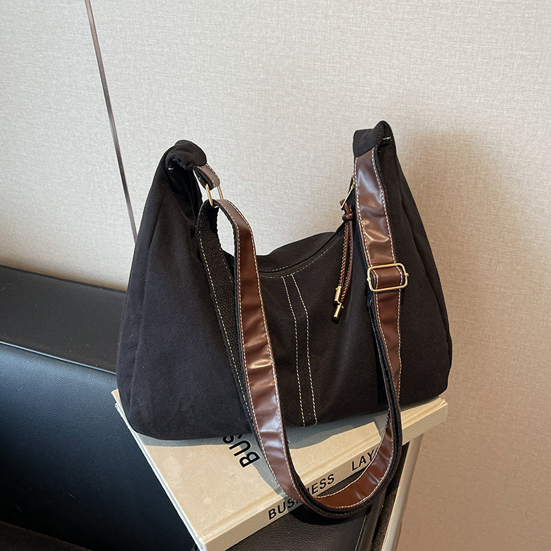 Suelo suave de gamuz de cautiverio 2024 nuevo color sólido de invierno gran capacidad simple de moda bolso de hombro bajo la axila