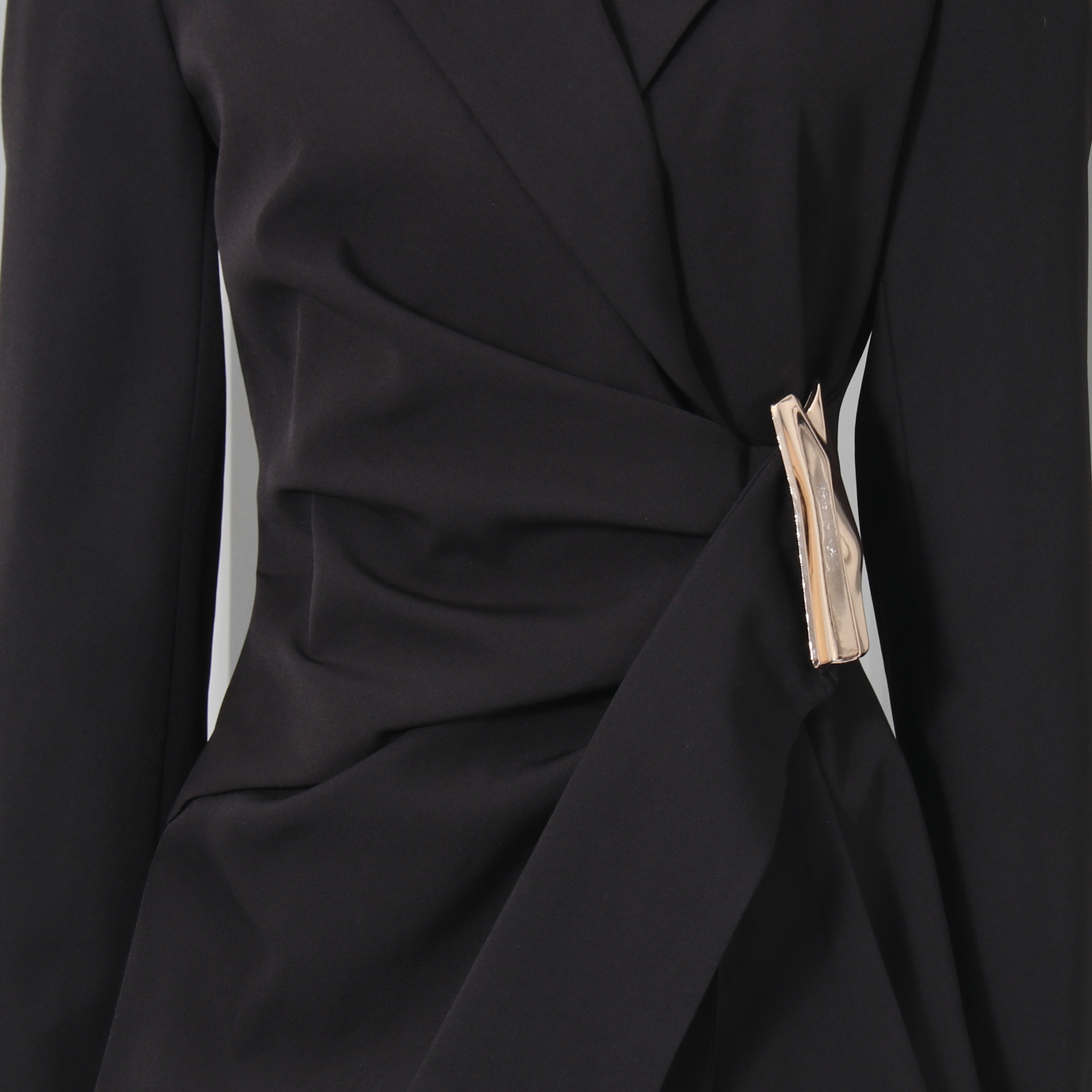 Giacca blazer elegante donna con dettagli incrociati_voghion.com