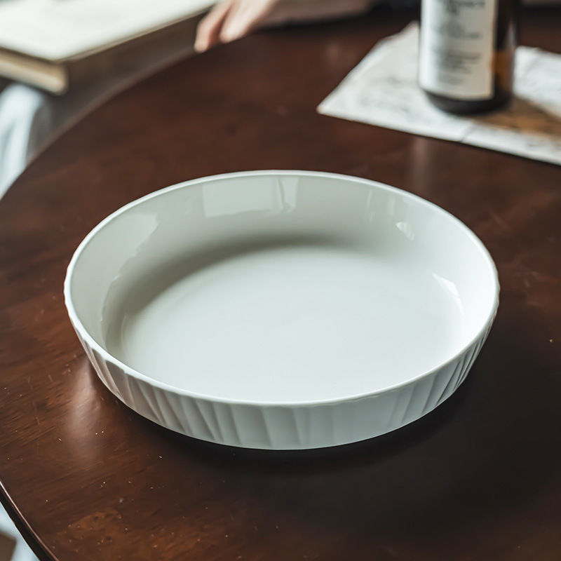 Plato de cerámica simple y práctico para el hogar plato bonito y versátil plato de filete de comida occidental plato de cubierta al por mayor