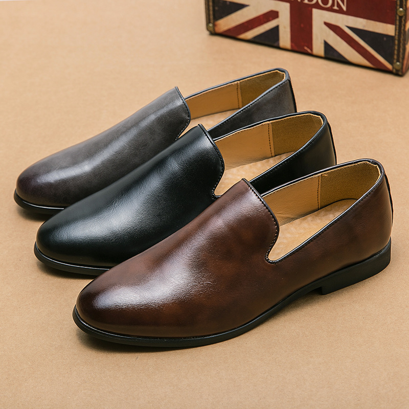2024 zapatos de hombre coreanos transpirables casuales zapatos de cuero de color sólido zapatos de moda zapatos de beans juveniles un pedazo de zapatos de cuero