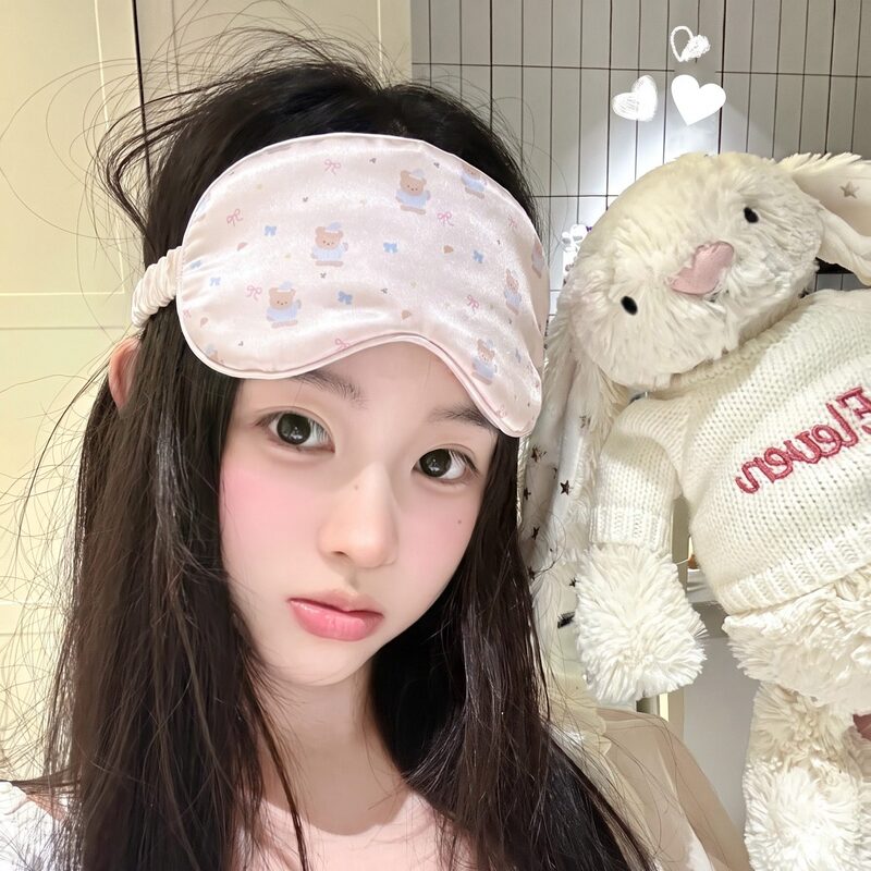 Trendy cute bear ice silk eye mask for light blocking, sleep, office lunch break, and relieving eye fatigue, faux silk eye mask Trendy cute bear ice silk eye mask for light blocking, sleep, office lunch break, and relieving eye fatigue, faux silk eye mask